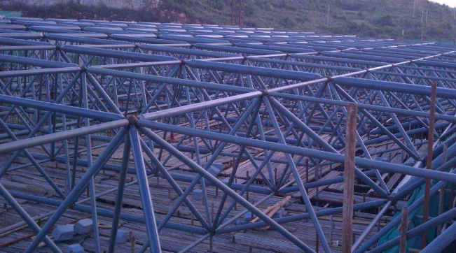 海口概述网架加工中对钢材的质量的过细恳求